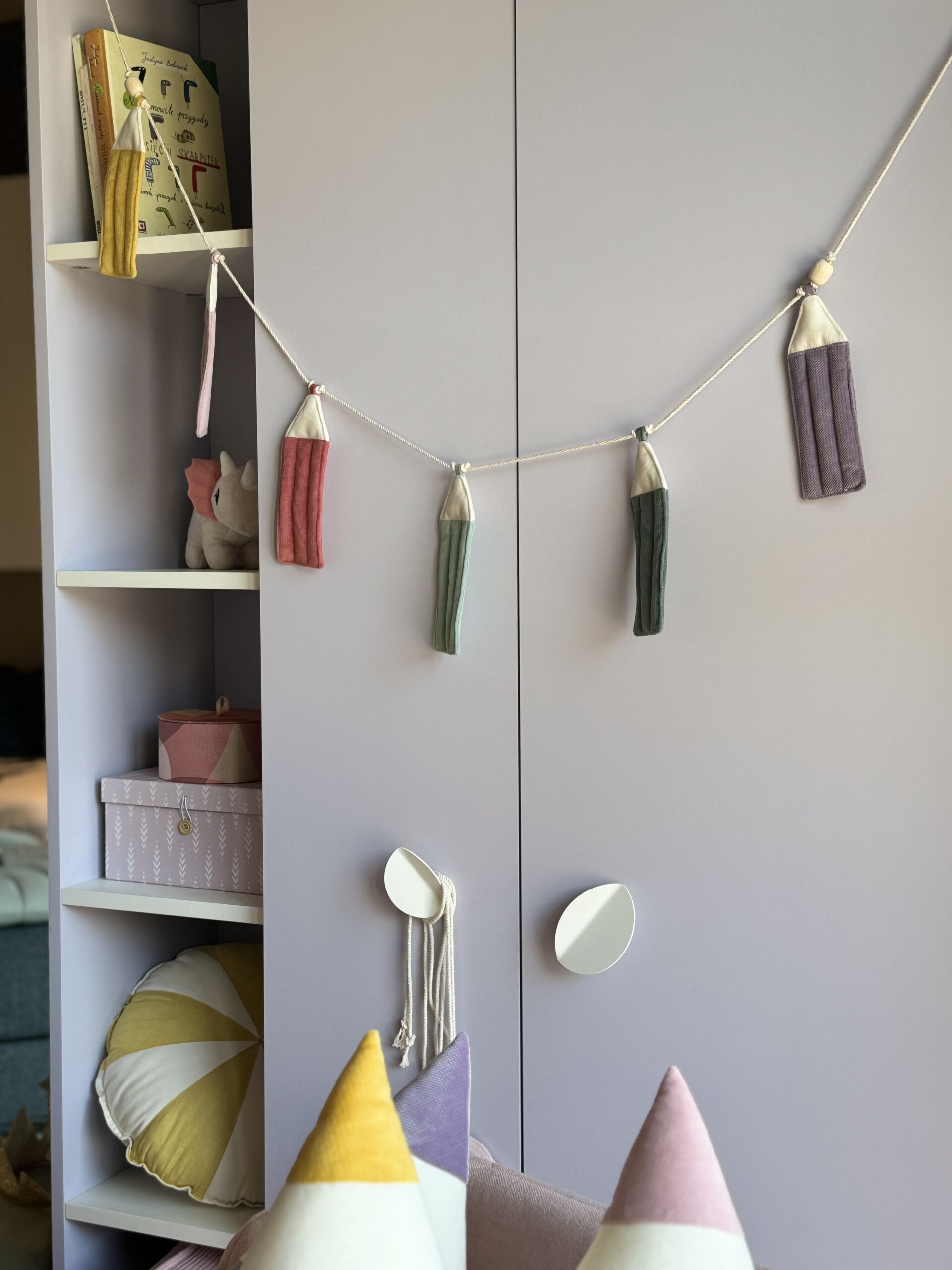 Velvet crayon garland “Rainbow” - Image 6