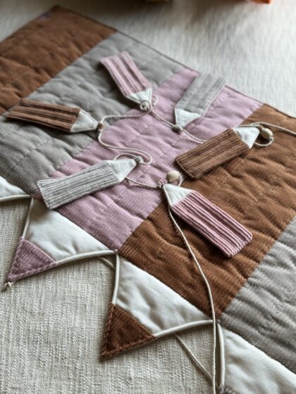 Corduroy crayon garland “Pastel”