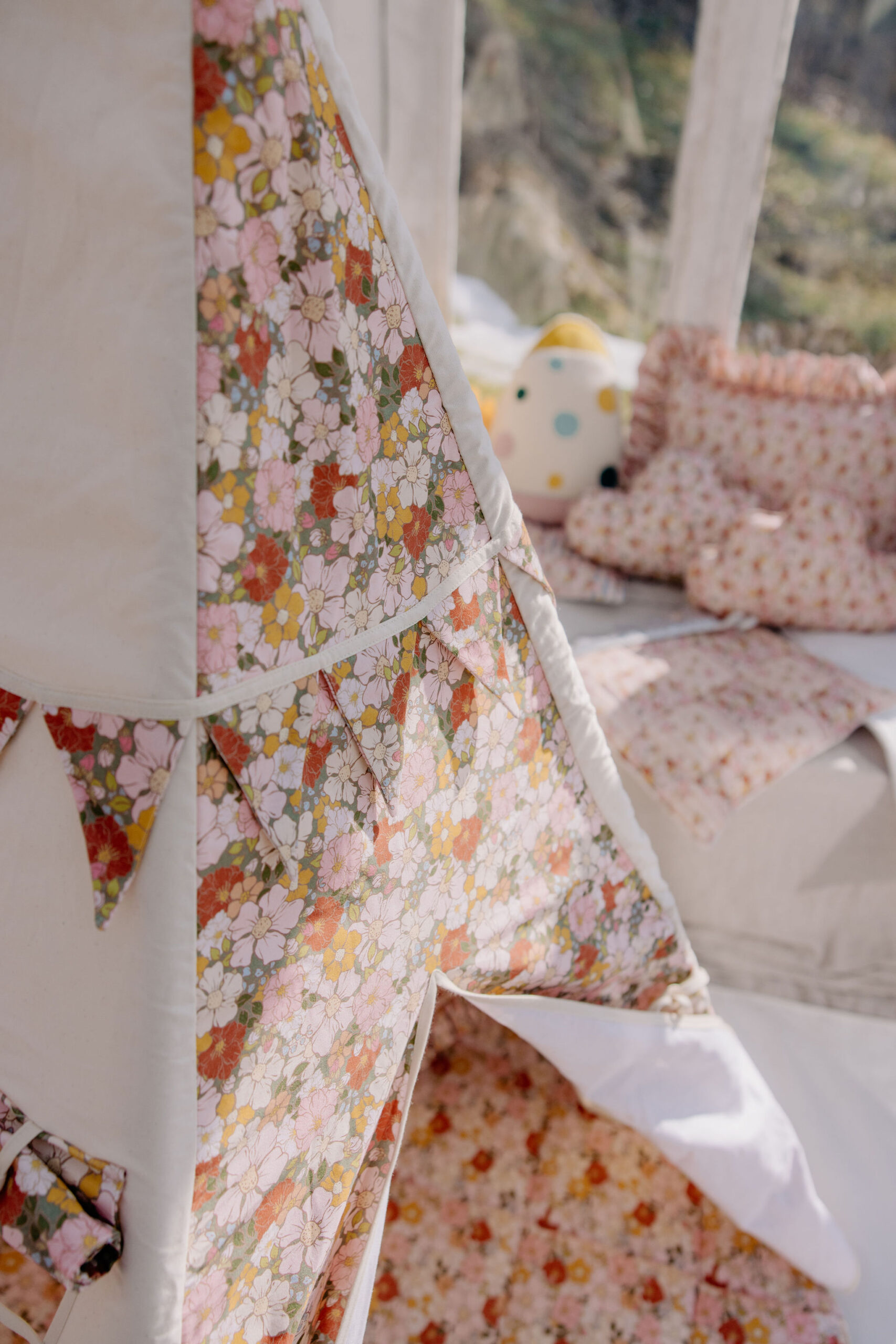 "Spring garden" Teepee Tent - 5906508785553 - beige background - Image 8