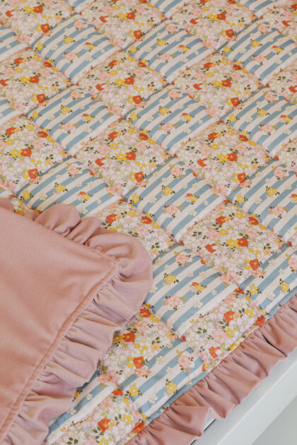 Quilted Bedspread with Ruffle – Spring  garden 160x80 cm 5906508783047